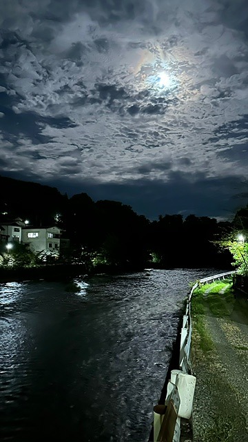 馬淵川、月明かりの夜景