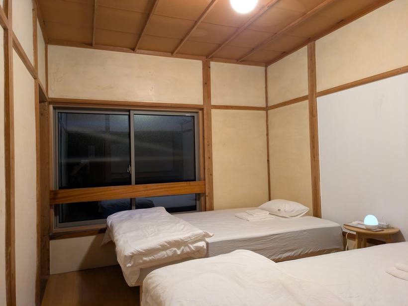 夜の客室